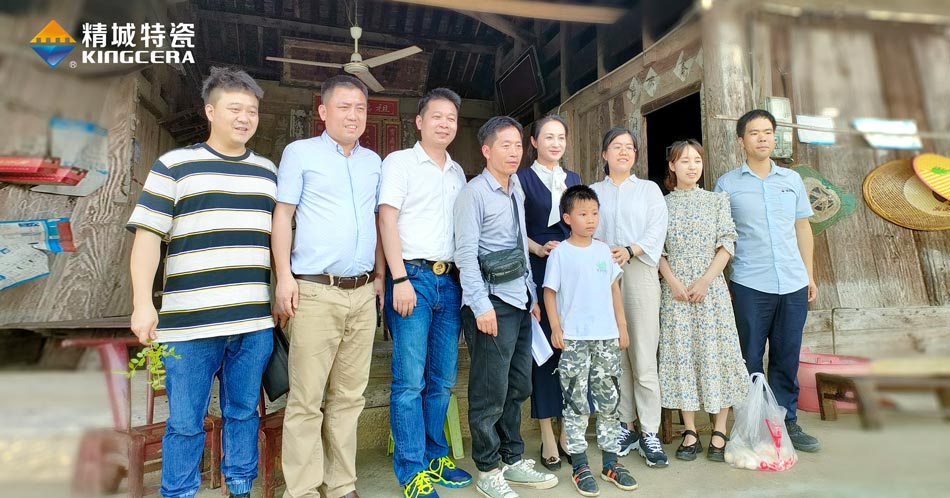 关注留守儿童教育，，，湖南恒峰g22与爱偕行